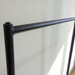 ハンガーラック（ブラック）【小金井市民限定】（小金井市再生家具）品番：12-01-06 ※新規優先の画像
