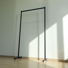 ハンガーラック（ブラック）【小金井市民限定】（小金井市再生家具）品番：12-01-06 ※新規優先の画像