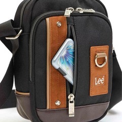 【新品】Lee ショルダーバッグ ボディバッグ カーキ　タテ型の画像