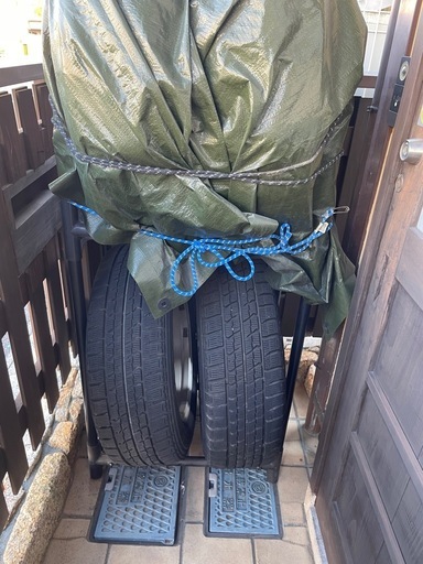 トヨタ　スタッドレスタイヤ　215 60 R16