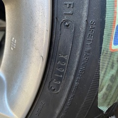 トヨタ　スタッドレスタイヤ　215 60 R16 の画像