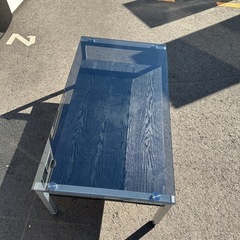 ガラステーブルの画像