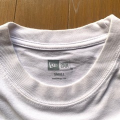 NEW ERAロゴTシャツ　ホワイトの画像