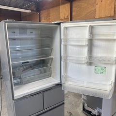 美品5ドア冷蔵庫　2010年製　動作確認済み　清掃、除菌済みの画像