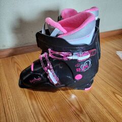 スキーブーツ25センチ、ジュニア、女性向け、黒×ピンクの画像