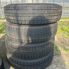 冬タイヤ155/80R13の画像
