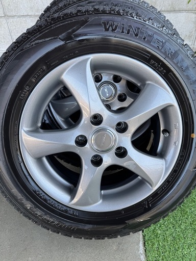 スタッドレスタイヤ　ホイール付き