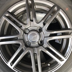 スタッドレスタイヤ ホイールセット 普通車  15インチの画像