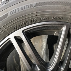 スタッドレスタイヤ ホイールセット 普通車  15インチの画像