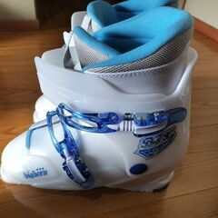 スキーブーツ25センチ、ジュニア、女性向けピンクでかわいいの画像