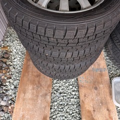 スタッドレスタイヤアルミセットの画像