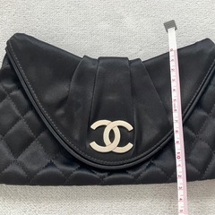 CHANEL マトラッセクラッチ　ブラックサテンの画像