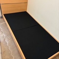 木製ベット&マットレスの画像