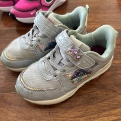 女の子　男の子用　NIKE シューズの画像