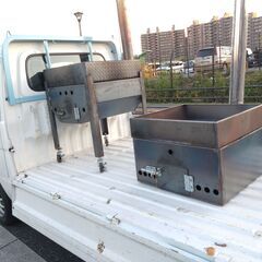 焼きいも薪釜　2台セット　軽トラ付き　オートマ　石焼き芋窯　訳アリ　石焼き芋機　いしやきいも　業務用焼き芋機器　軽トラ営業用　さつまいも　マルシェ　農家さん　副業　無人販売　独立開業　壺焼き風　 イベントに お祭り 模擬店 鉄板釜 鉄窯  キャンプ バーベキュー　BBQの画像