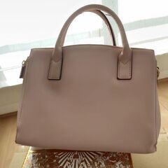 ピンクレースハンドバッグの画像