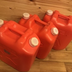 中古品　ダイニチ　ブルーヒーター326S　1台　ポリ灯油タンク18Lx3個　　セットでの画像