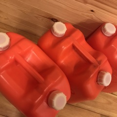 中古品　ダイニチ　ブルーヒーター326S　1台　ポリ灯油タンク18Lx3個　　セットでの画像