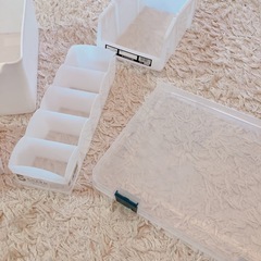 いろんな容器　ケースの画像