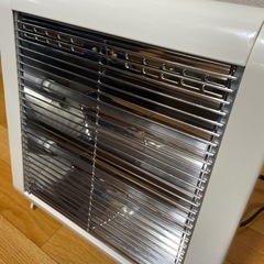 Forest Life 800W 電気ストーブ FL-820YD(中古)の画像