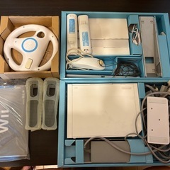 Nintendo Wii本体+ソフト10本 マリオカートハンドル付きの画像