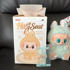 最安値　POP MART ラブブ Have a Seat ハブアシート QUQUの画像