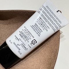 CHANEL ラ バーズ イルミナトゥリス 30mlの画像