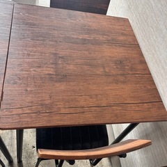 【机1✖︎イス2台】ダイニングテーブルの画像