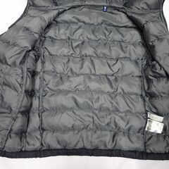 ( E-70 )UNIQLO ユニクロ BOYS ライトウォームパデットパーカ ブラック 黒 １４０サイズ 111-409219 中古の画像