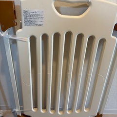 ベビーゲート　ドア付きの画像