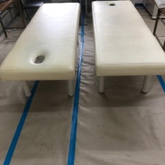 マッサージ　施術台の画像
