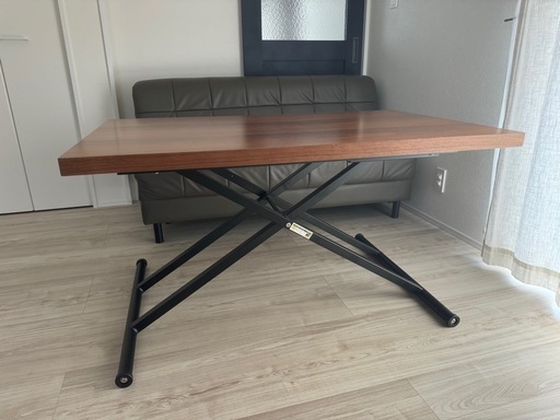 ダイニングテーブル　昇降　ニトリ（値段交渉可）