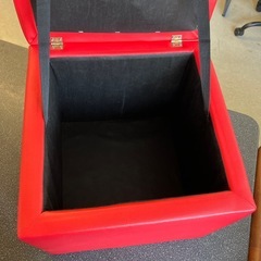K2512-001 スツール 収納付き オットマン スクエア レッド 合成皮革 キズ汚れ有りの画像