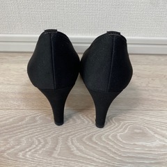 黒　パンプス　24.5の画像