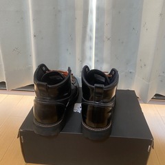 ONITSUKA TIGER ブーツの画像