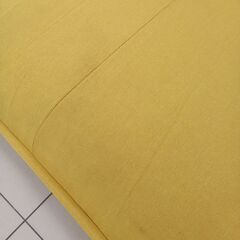 ★リユースのサカイ日立店★HJ8457  2人掛けソファ イエロー H22～62×D70～105×W140～160 クリーニング済み の画像