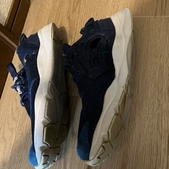 Ｒeebokスニーカーの画像