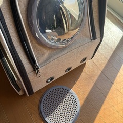 新品未使用ペットキャリーケース　リュック型の画像