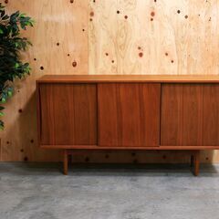 ≪zyt2611ジ≫ 北欧風サイドボード 幅160cm 高さ75cm 3枚引き戸 ウォールナット材？ おしゃれ/男前/ヴィンテージ/キャビネット/中古家具/リユースストレージ仙台 071128-05の画像