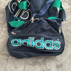 adidasボストンバッグ  修学旅行の画像