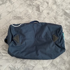 adidasボストンバッグ  修学旅行の画像