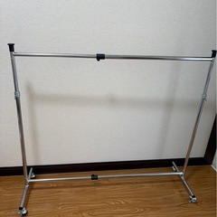 📌ハンガーラック（突っ張り機能あり）お譲りします の画像