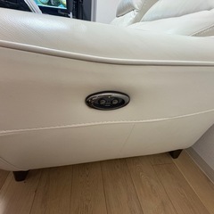 ニトリ　本革自動リクライニングソファ　2人掛け　の画像