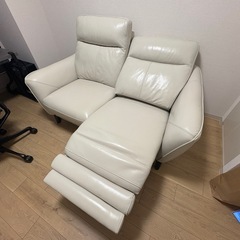 ニトリ　本革自動リクライニングソファ　2人掛け　の画像