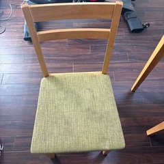 ダイニングテーブルの画像