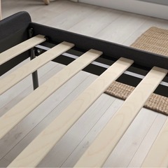 IKEA クイーンベッド ベッドフレーム  マットレスの画像