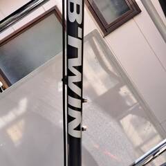 【リサイクルショップどりーむ荒田店】No.539　自転車　デカトロン　700インチ　美品ですよ～🎵　9段切り替え付き🎵　の画像