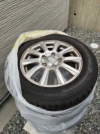 （引き渡し者決定）スタッドレスタイヤ