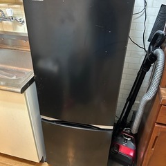 （12月15日まで掲載/セット売り限定/1人暮らし向け新生活応援）突っ張りラダーラックと東芝冷蔵庫のセット売りの画像