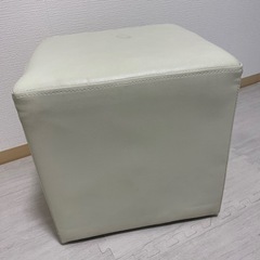 椅子・オットマン・ソファー椅子
の画像